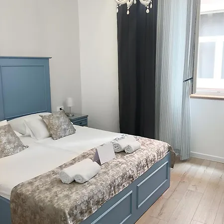 בית הארחה Centrum Luxury שיבניק