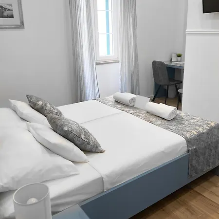بيت ضيافة Centrum Luxury شيبينيك