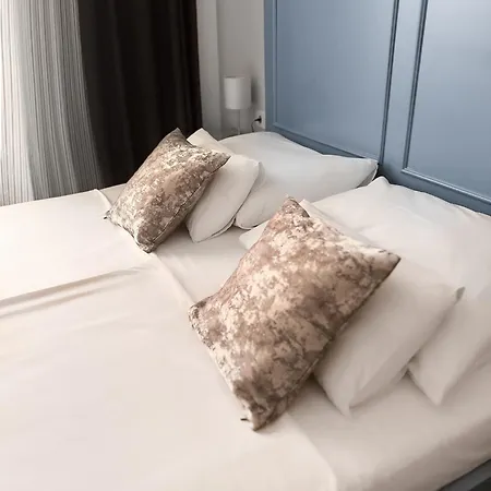 Centrum Luxury 4* シベニク