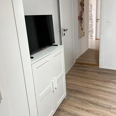 Centrum Luxury בית הארחה 4*