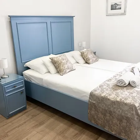 בית הארחה Centrum Luxury שיבניק