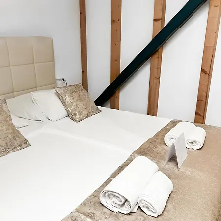 بيت ضيافة Centrum Luxury 4*
