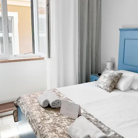 Centrum Luxury בית הארחה שיבניק